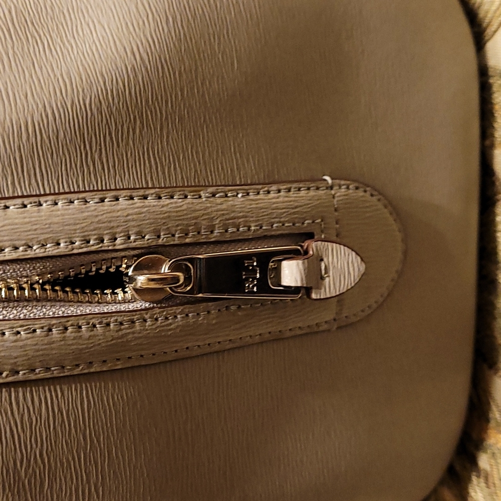 Handbag - Picture 4 of 10